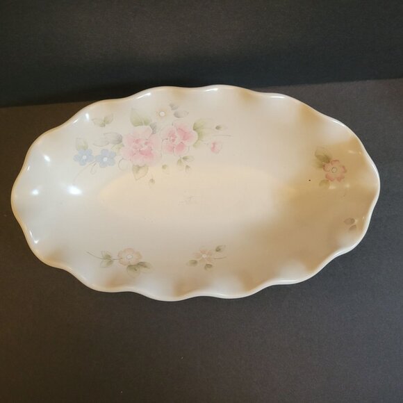 Pfaltzgraff Floral Scalloped Oval Serving Dish 11" x 7" Ceramic Vintage Tea Rose - Picture 1 of 9